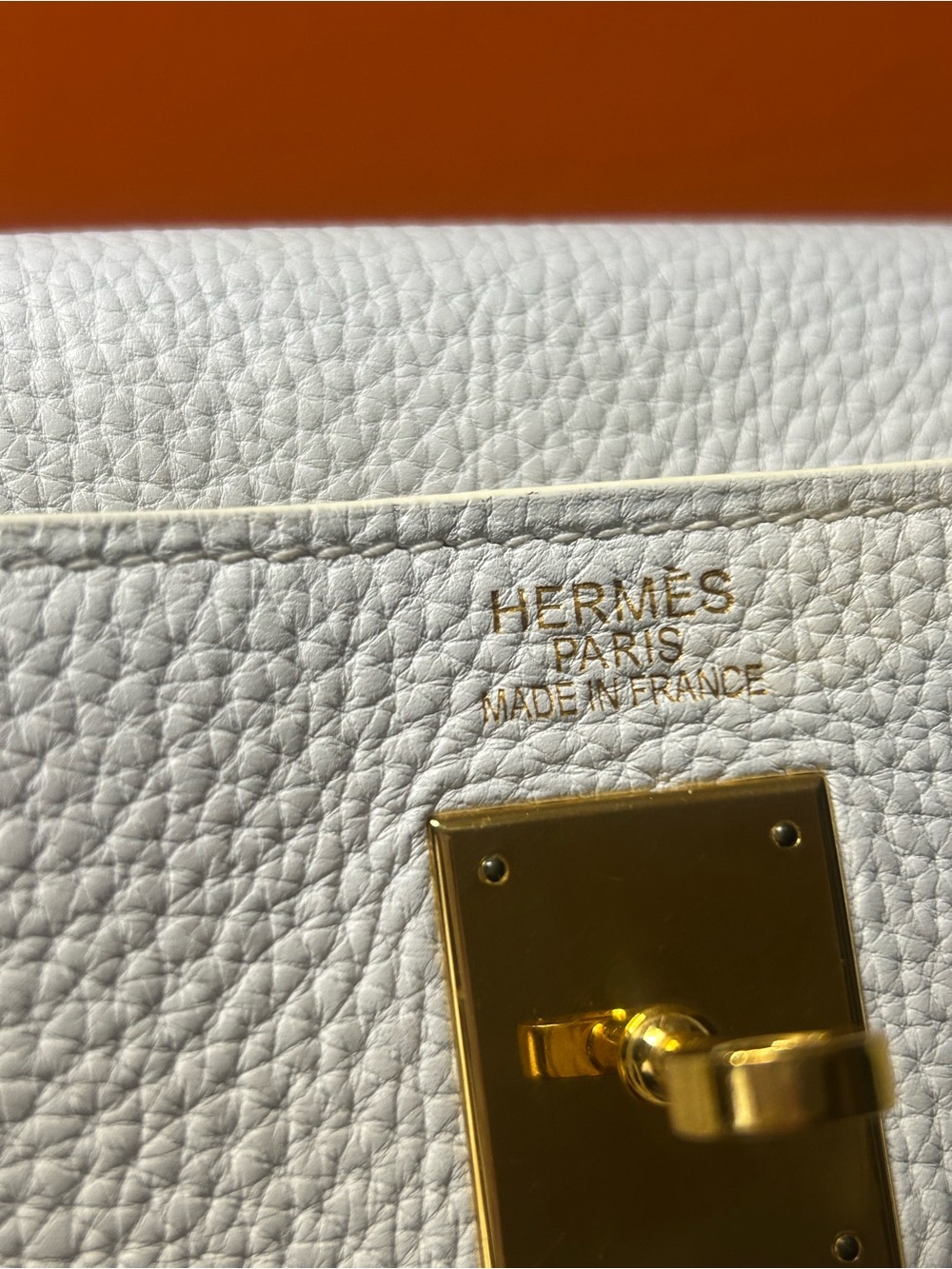 HERMÈS Kelly 35 White Blanc Clemence Leather Gold Hardware Handbag - Picture 12 of 14